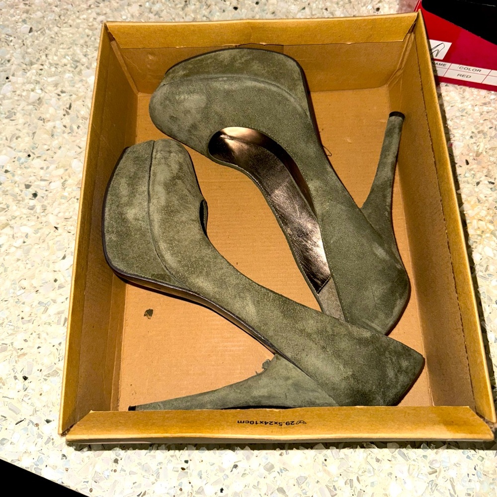 Olive green pumps